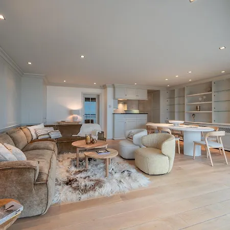 Op De Zeedijk In Knokke Voor Max 7 Personen-3 *