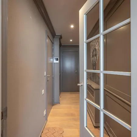 Op De Zeedijk In Knokke Voor Max 7 Personen-3 *